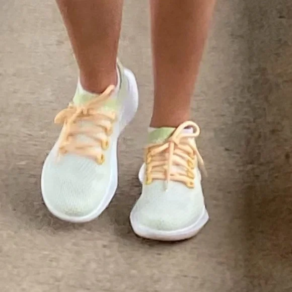 ALLBIRDS Tree Dasher / Gaia (White Sole) / Size 6 - Picture 4 of 6